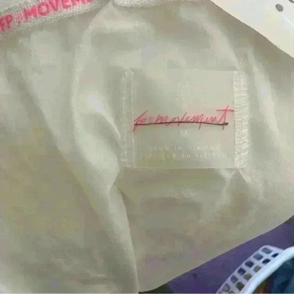 Free People Movement Womens In A Bubble Puffer Waistcoat Vest White Medium NWT - Picture 10 of 13